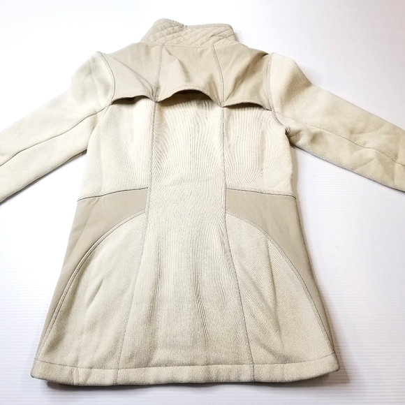 Athleta Womens Small Biege Truckee Active Outdoor Performance Gorpcore Jacket - Picture 5 of 15